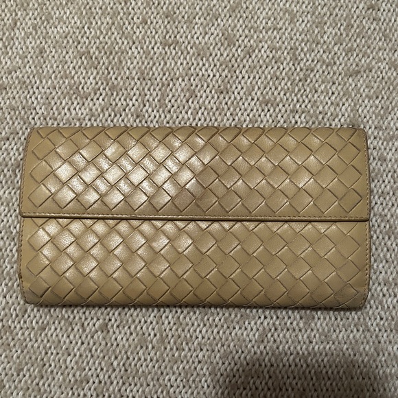 Bottega Veneta Handbags - Vintage Bottega Veneta intrecciato continental snap wallet